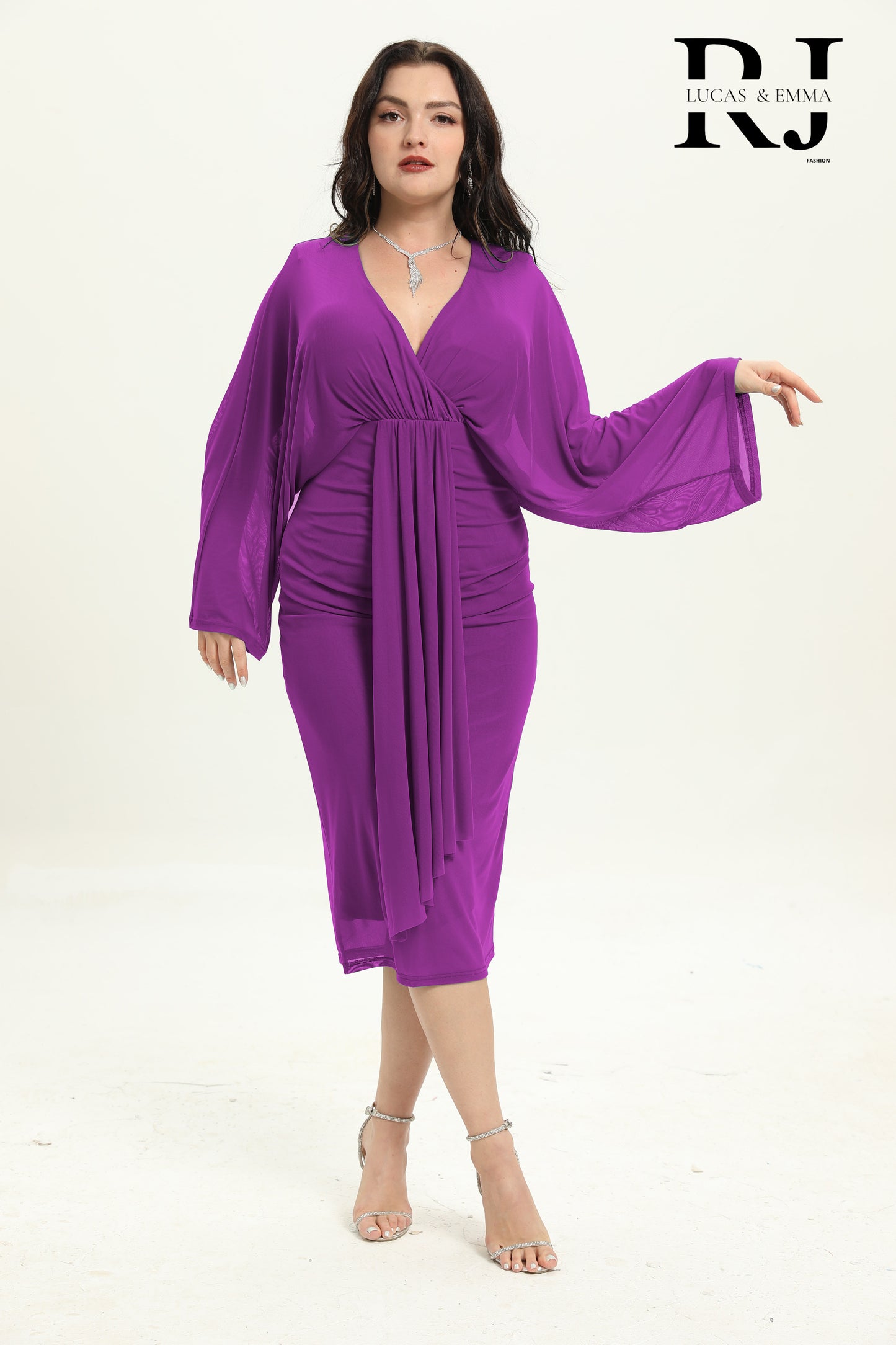 Karachi - Robe de réception avec un décolleté et des manches larges