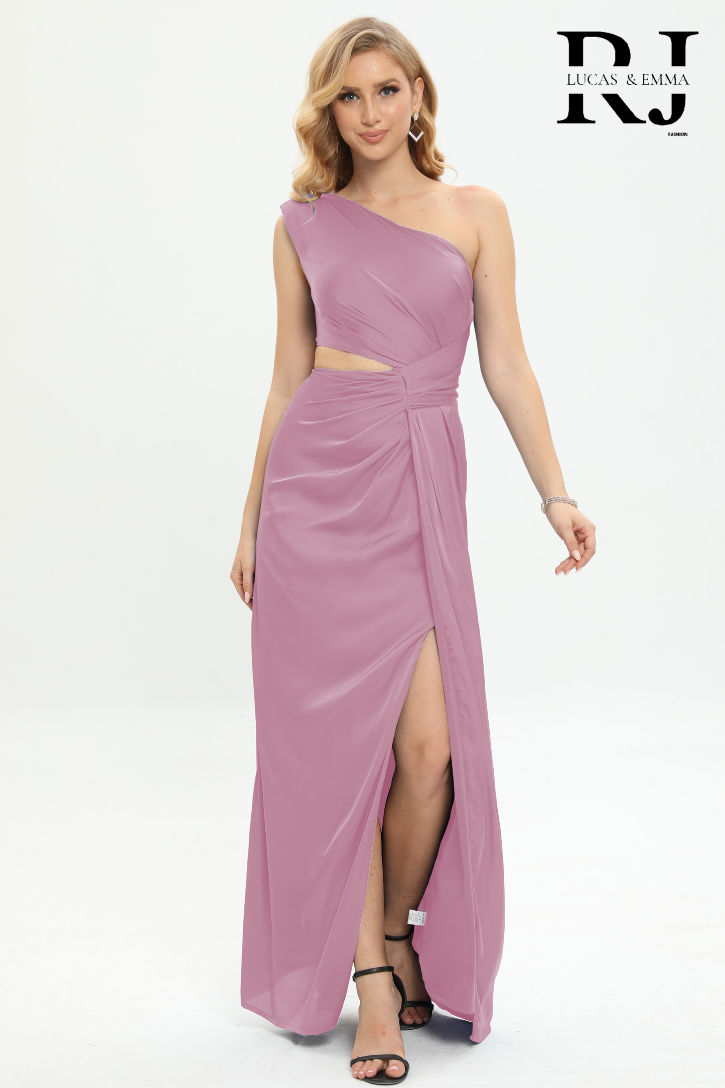 Melbourne - Robe longue asymétrique satinée avec découpe sur le coté et agrémentée d'une fente