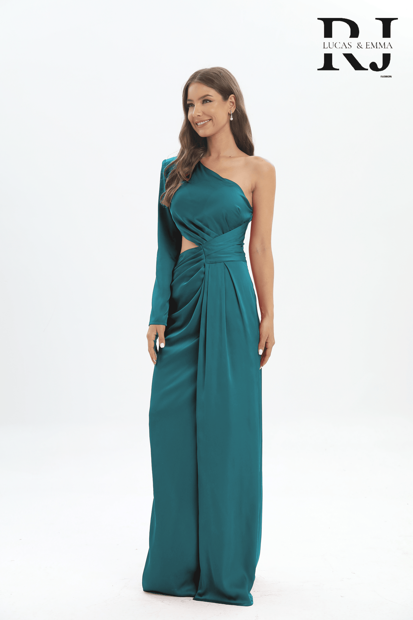Bankok - Robe asymétrique en satin avec une manche et ouverture sur un coté, élégante et tendance